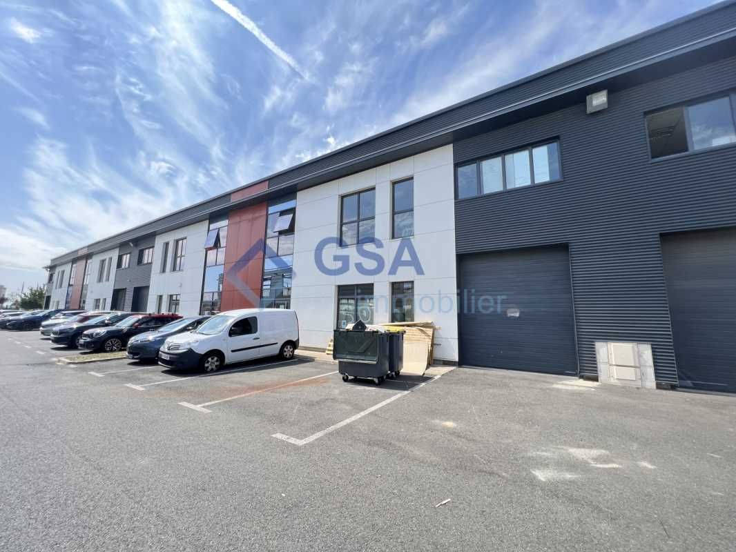 En plein coeur de Sénart et au pied de l'autorout