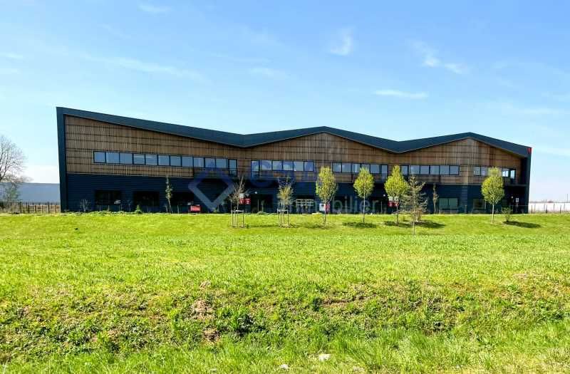 Entre MOISSY CRAMAYEL et COMBS LA VILLE, à vendre