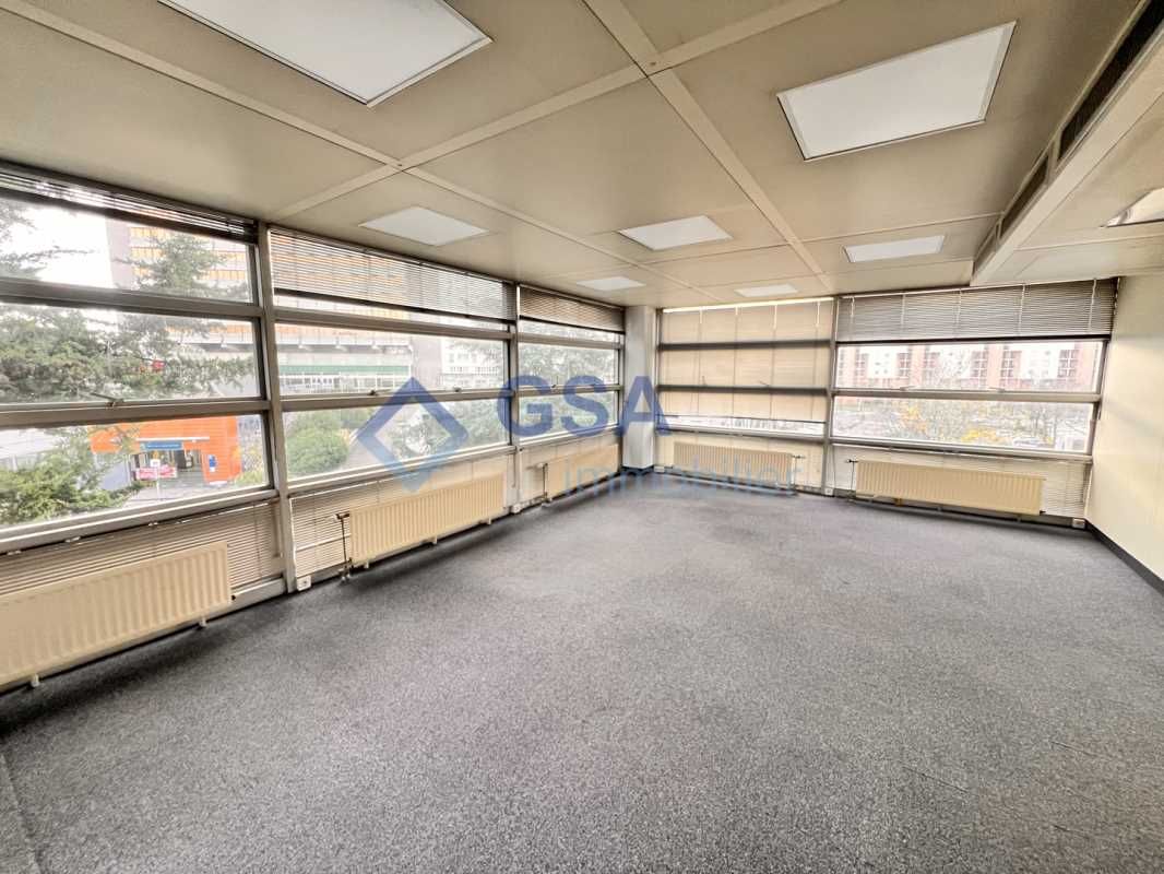 Dans un immeuble de bon standing au coeur de vill