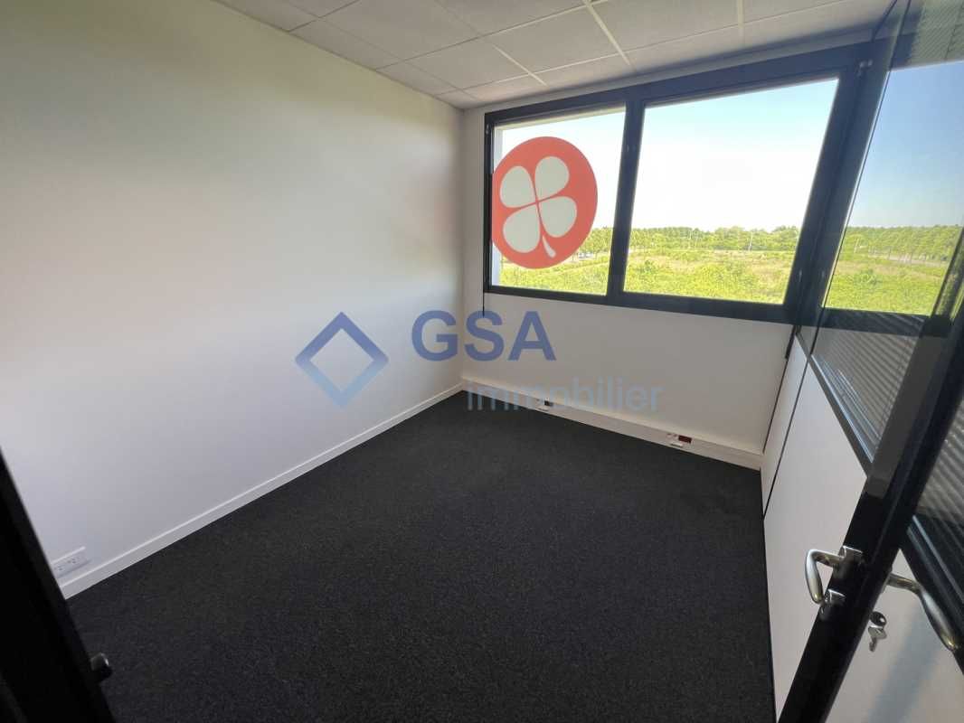 À louer au pied de la gare de LIEUSAINT/MOISSY, u