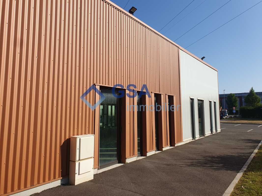 A proximité de l'autoroute A6 au Coudray Montceau