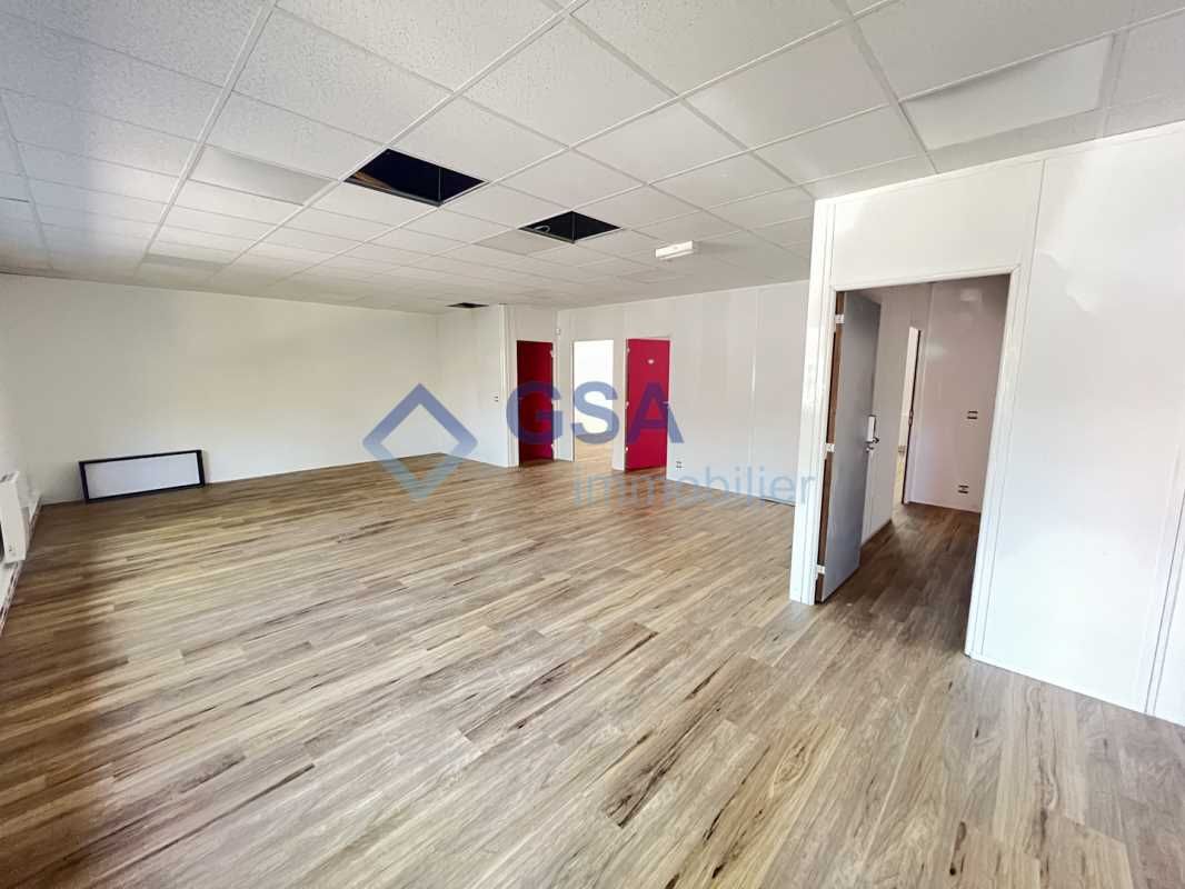 Secteur SENART, à louer un local à usage de burea