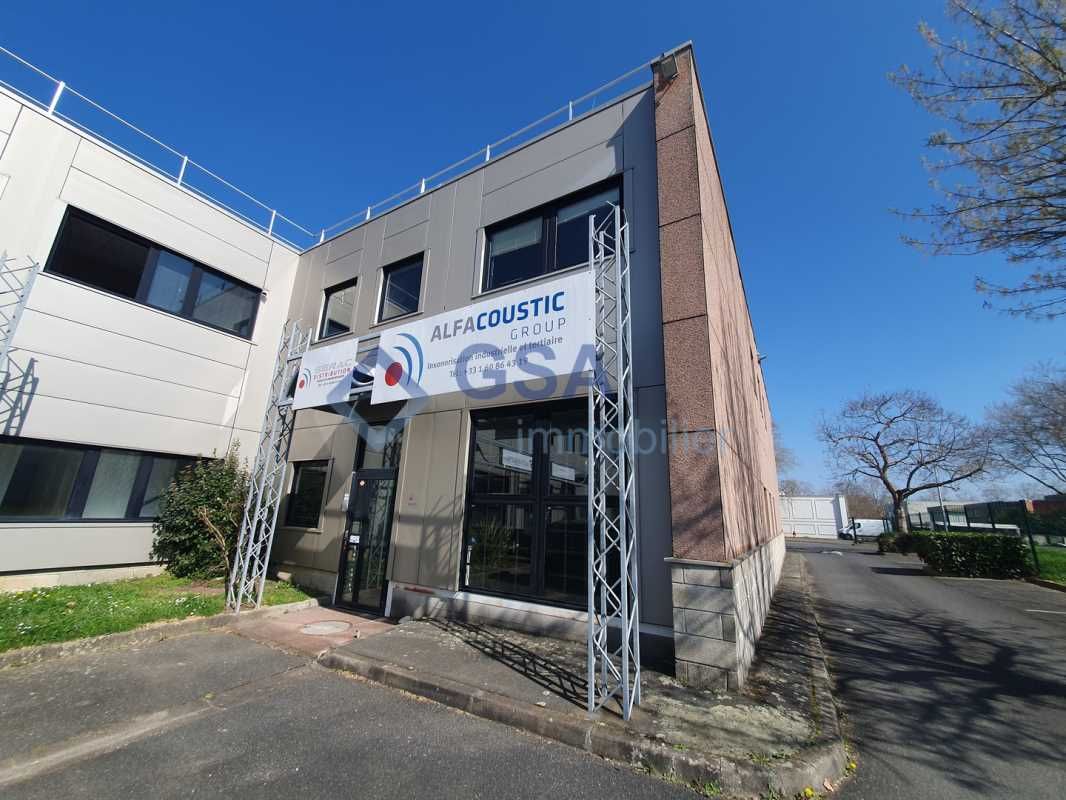 BONDOUFLE, dans le Parc d'Activités des Bordes, à