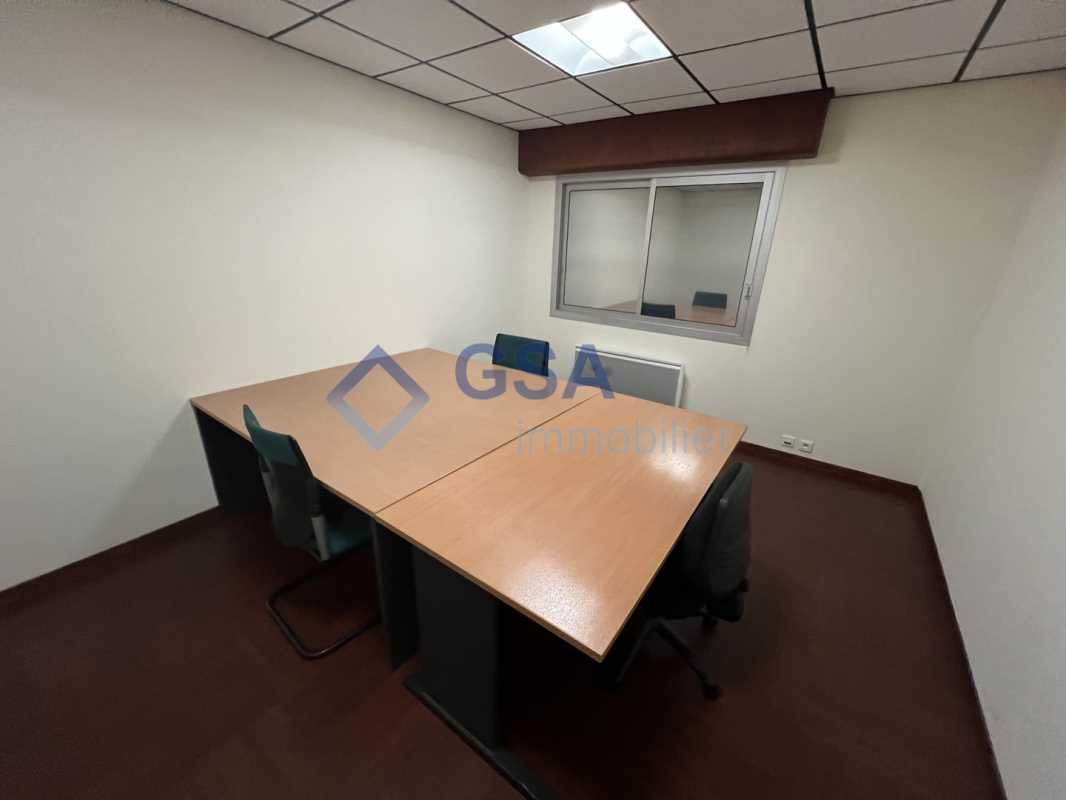 Bureaux en bon état à vendre à Evry-Courcouronnes