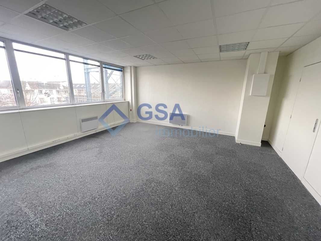 GSA IMMOBILIER vous propose à location sur EVRY-C