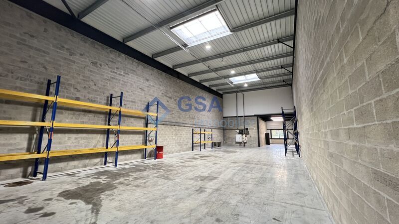 SENART (77), idéalement situé entre deux communes