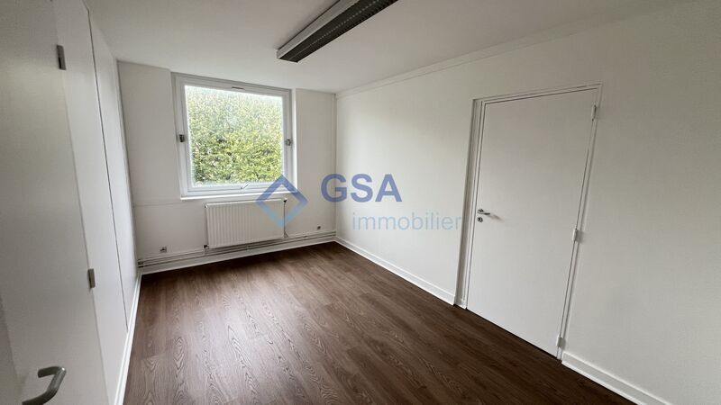 EVRY-COURCOURONNES (91), idéalement situé proche 