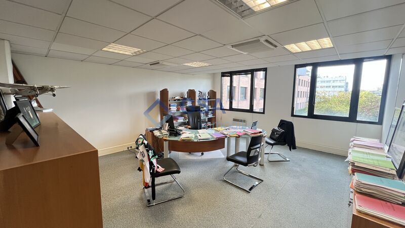 EVRY-COURCOURONNES, nous vous proposons un local 