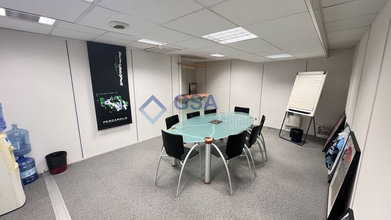 EVRY-COURCOURONNES, nous vous proposons un local 