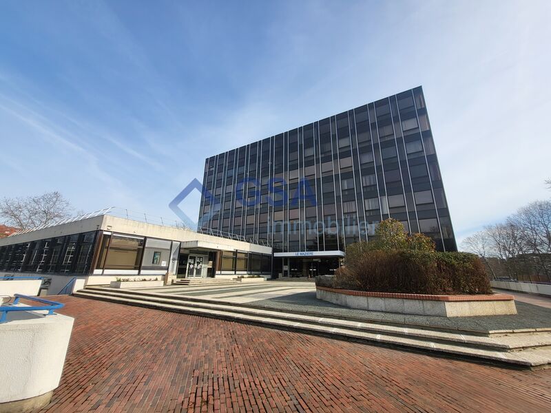 EVRY-COURCOURONNES, A vendre un local de bureaux 