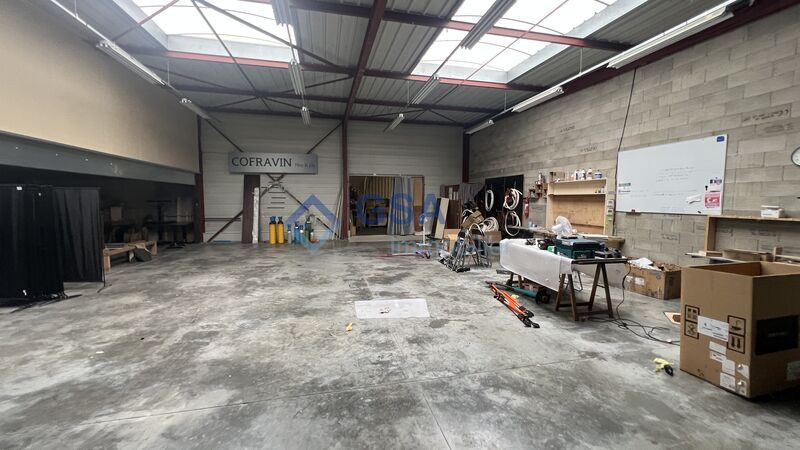 A proximité de la N104, GSA Immobilier vous propo