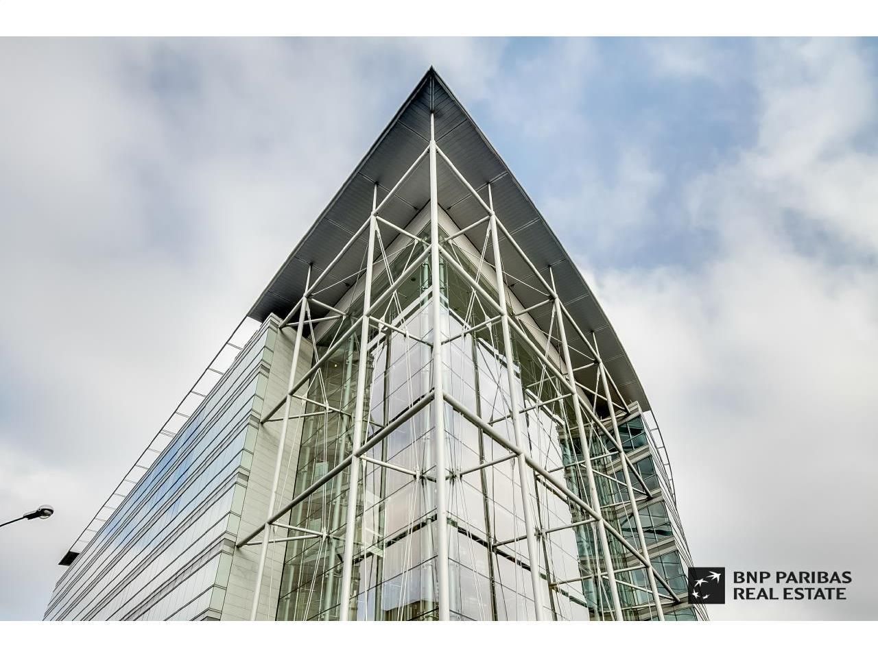 13980 m² pour ce bureaux en location à Saint ouen