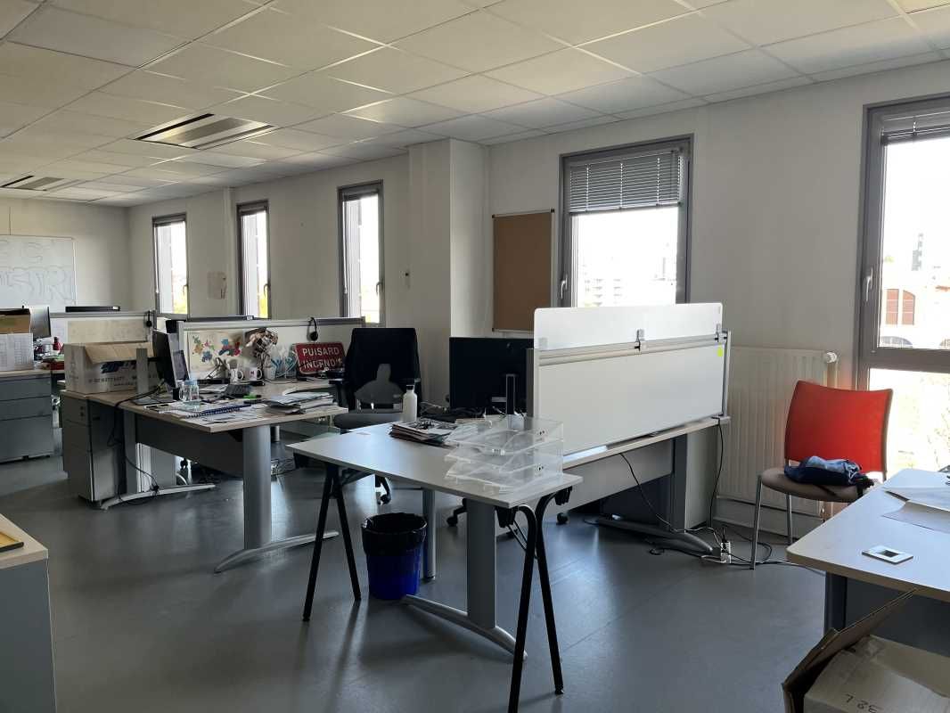 Nous vous proposons à la location un immeuble de 