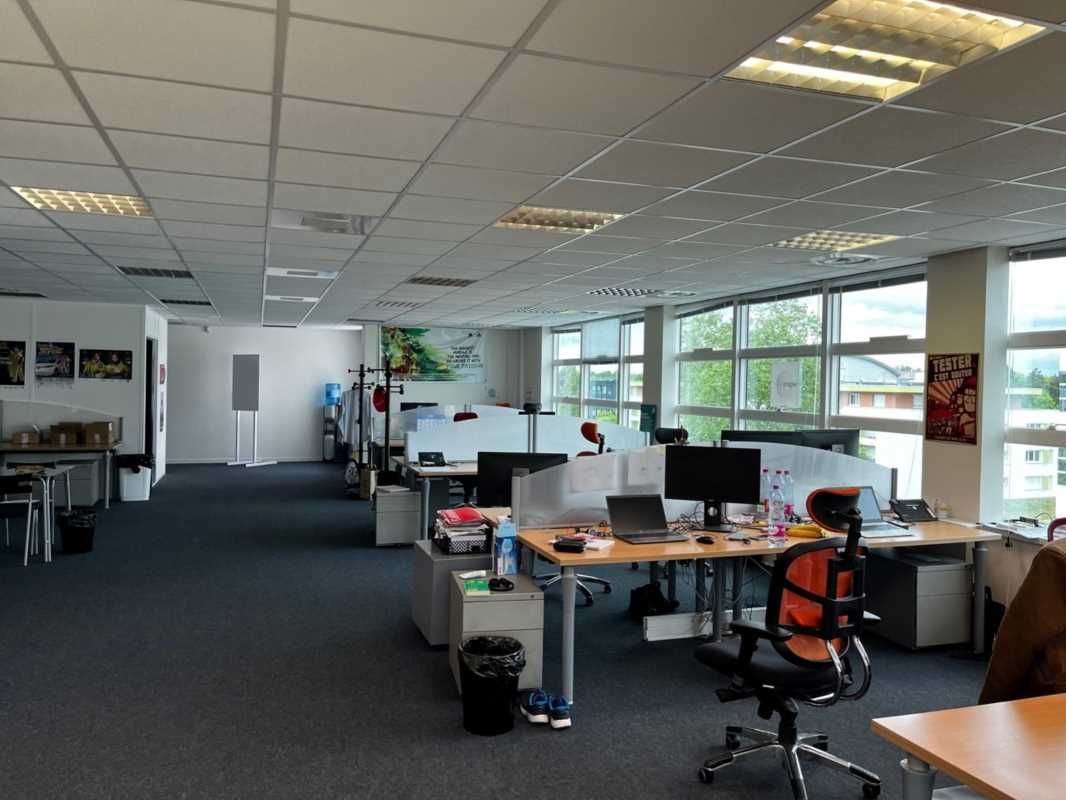 LOCATION LOCAUX PROFESSIONNELS RENNES NORD  Plusi