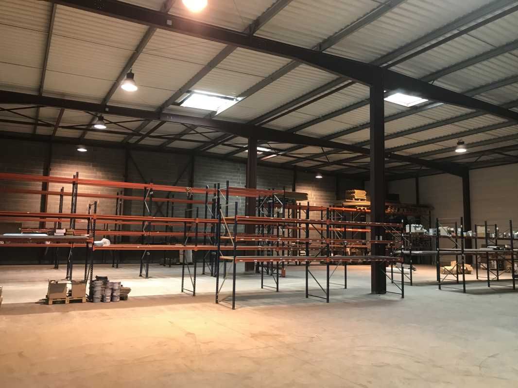 A LA LOCATION ENTREPOT SAINT MALO  Un stockage de