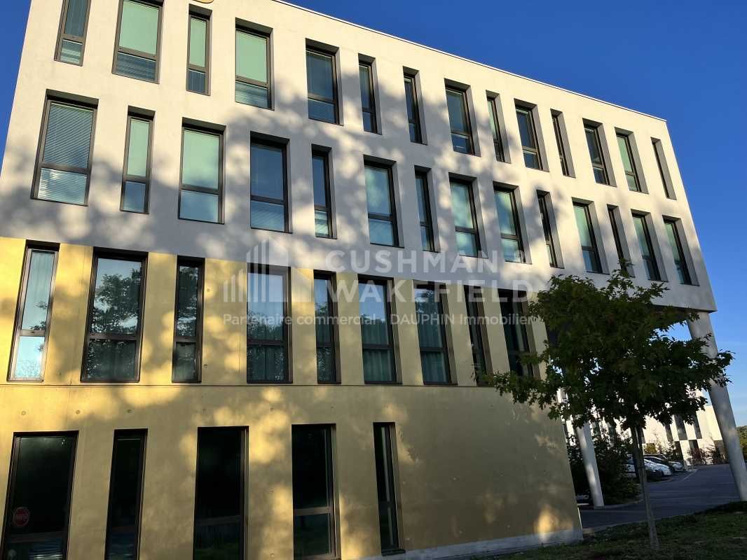 Cushman & Wakefield Rennes vous propose deux surf