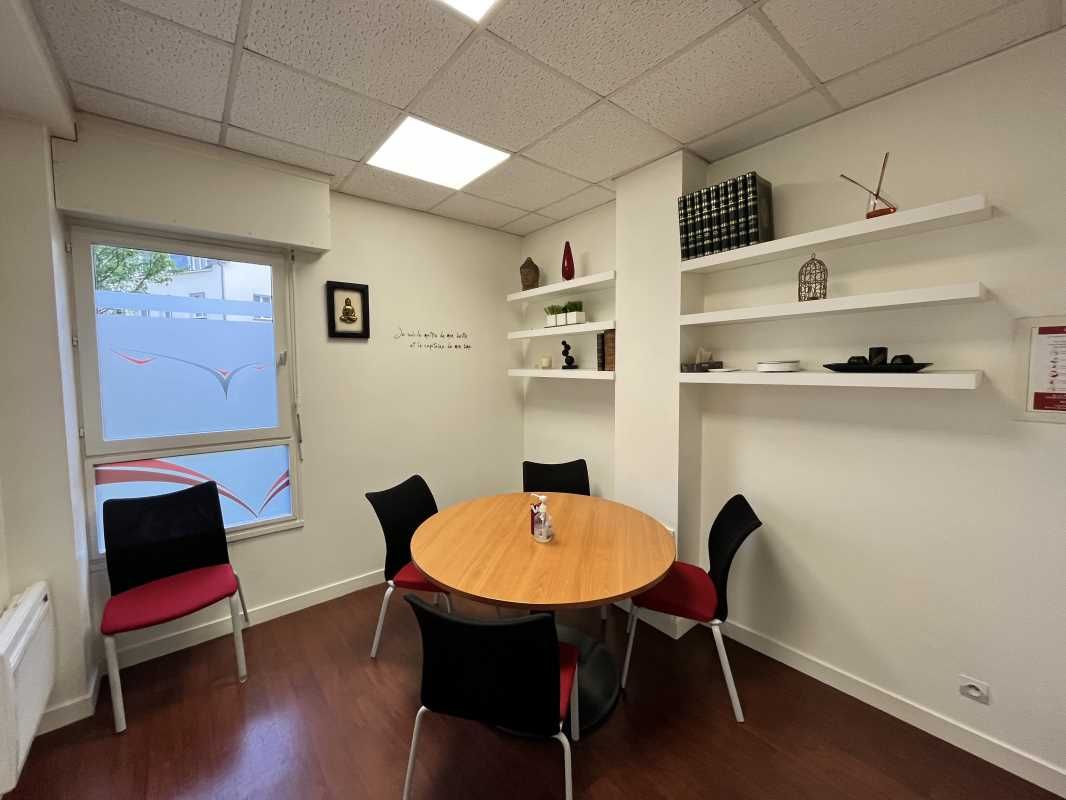 A LOUER BUREAUX - HYPER CENTRE DE RENNES - ERP5 -