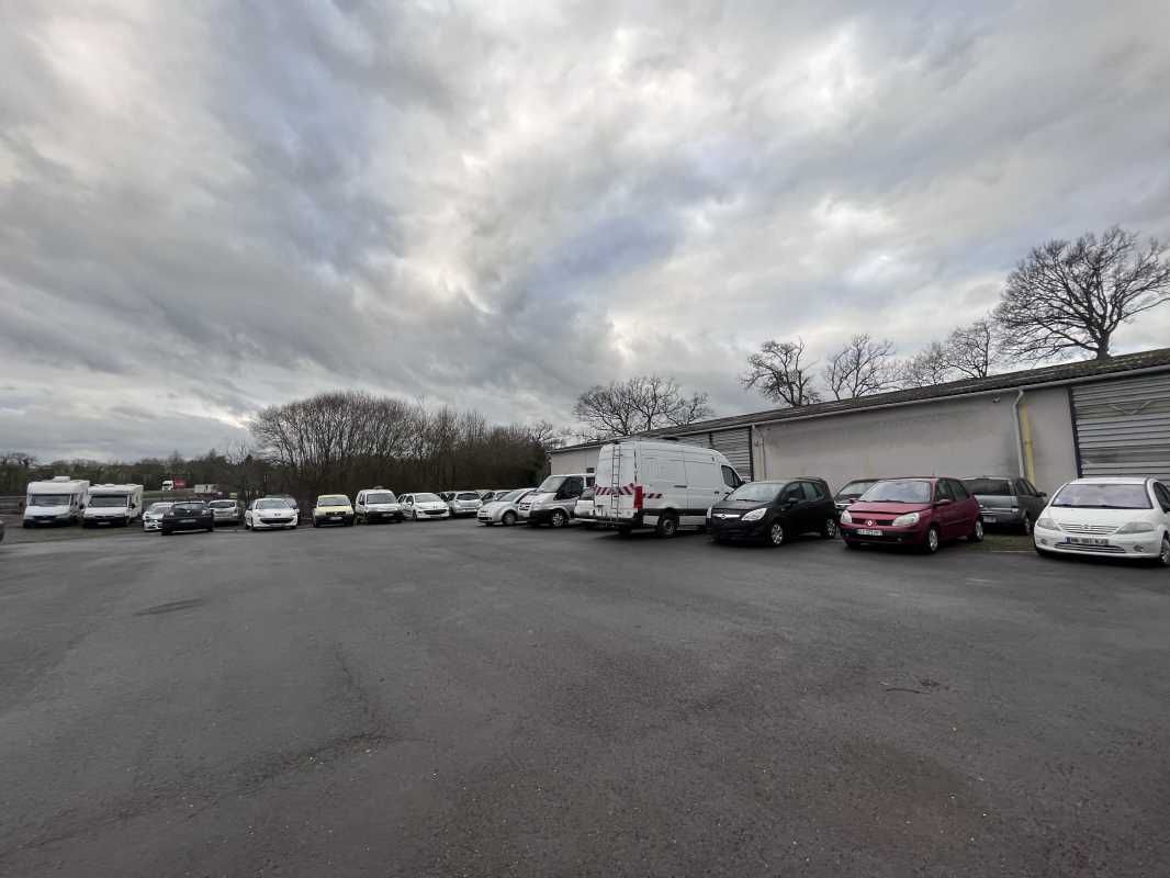 Activités de 1000 m² non divisibles à Vendre à BR