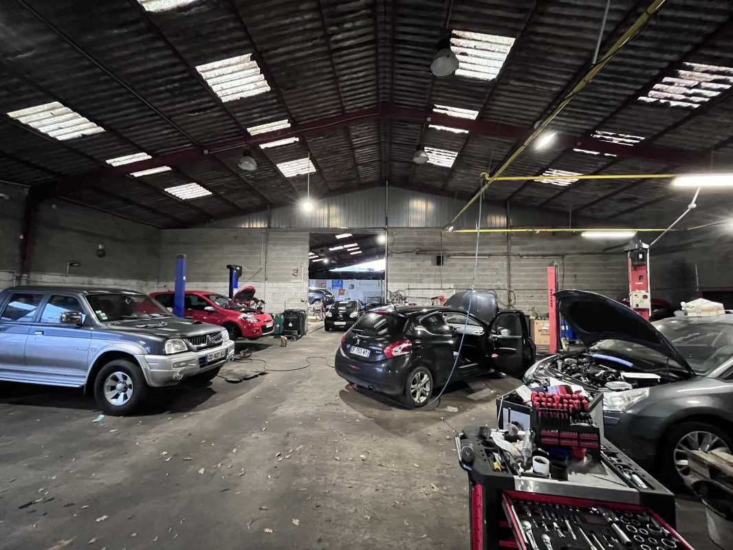 Activités de 1000 m² non divisibles à Vendre à BR