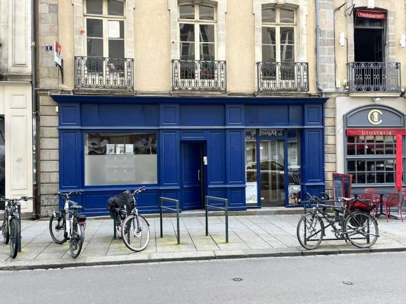 Bureaux et Locaux commerciaux de 160 m² non divis