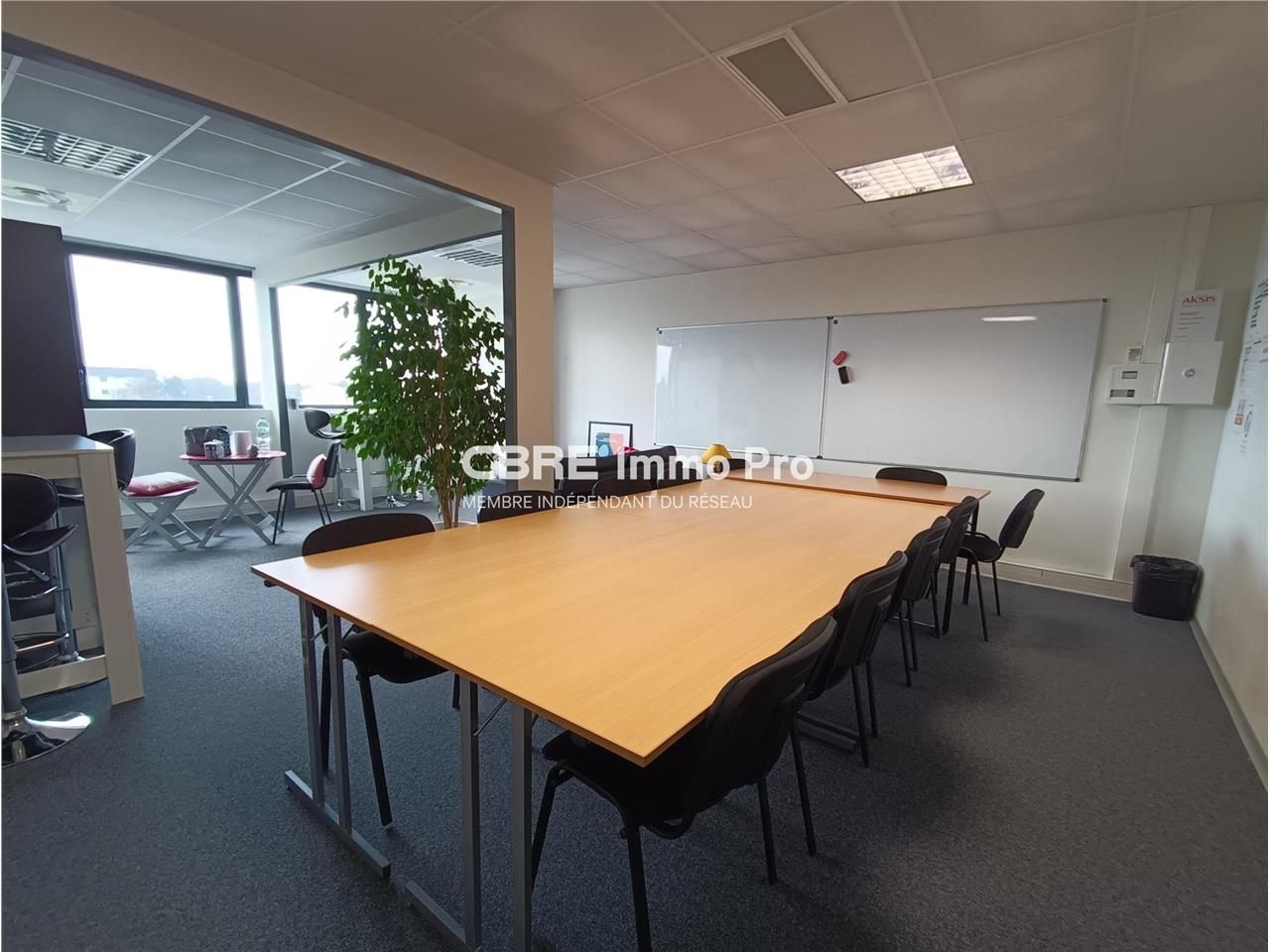 POITIERS, à louer, Bureaux de 100 m² environ situ