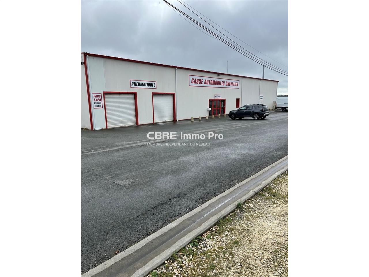 A VENDRE - local commercial d'exception de 980m² 