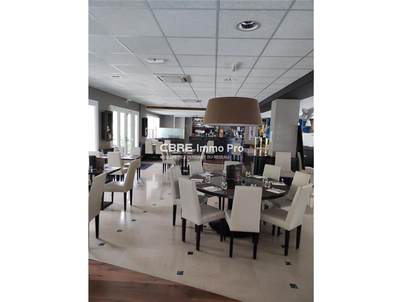 A vendre à Lusignan, ville animée de 2500 habitan