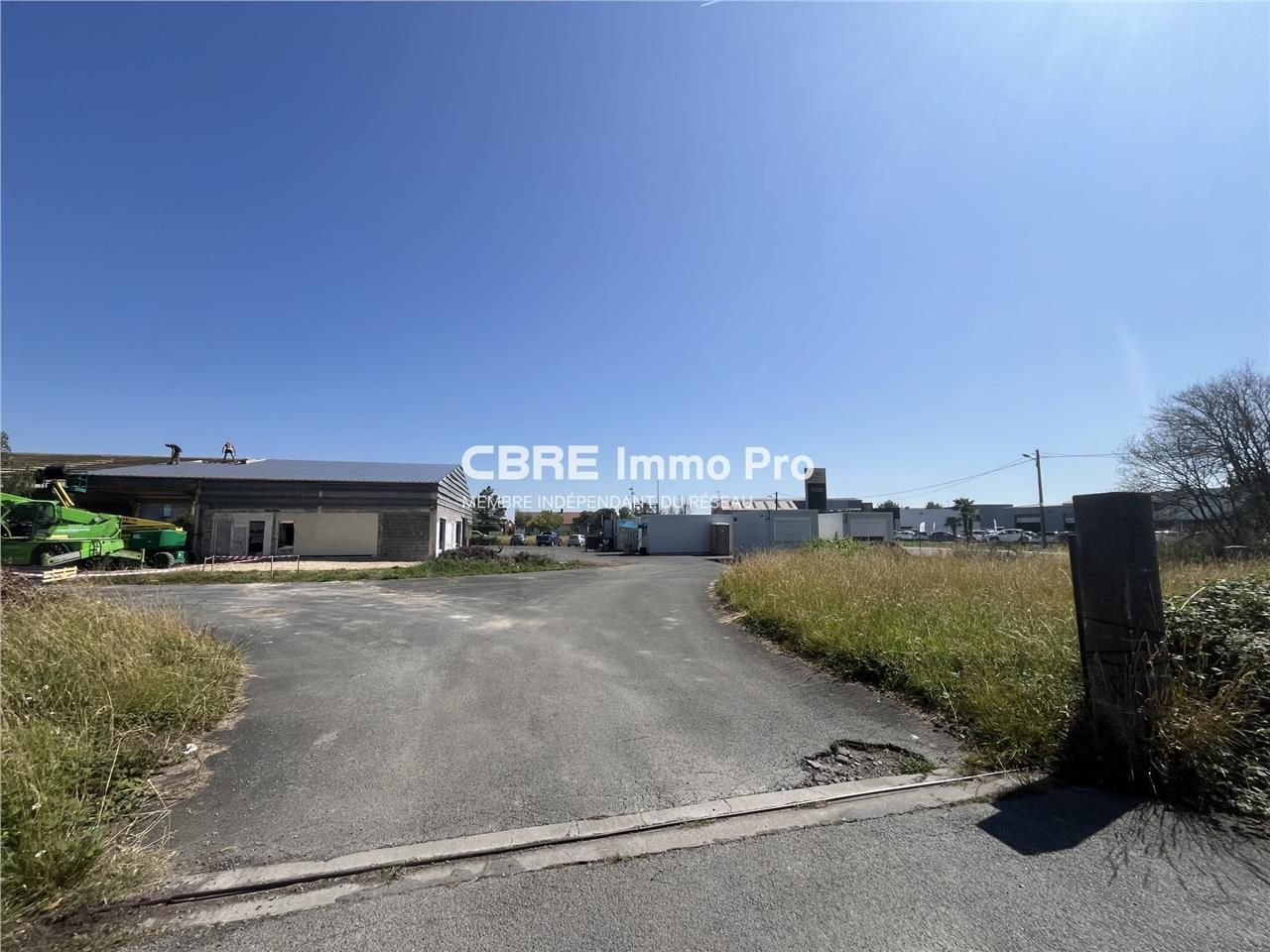 A LOUER - local d'activité d'une surface de 720 m