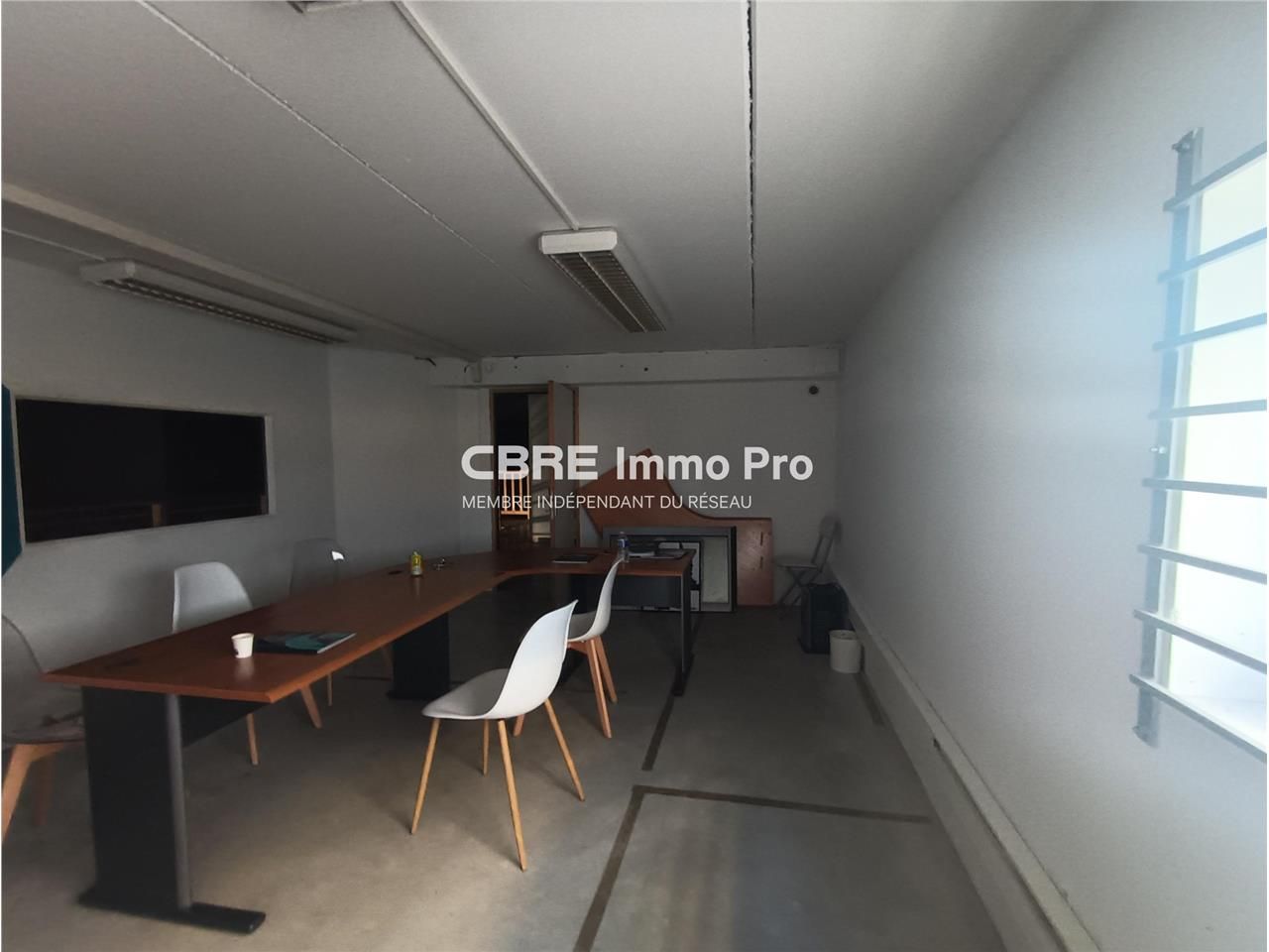 À la recherche de locaux commerciaux spacieux et 