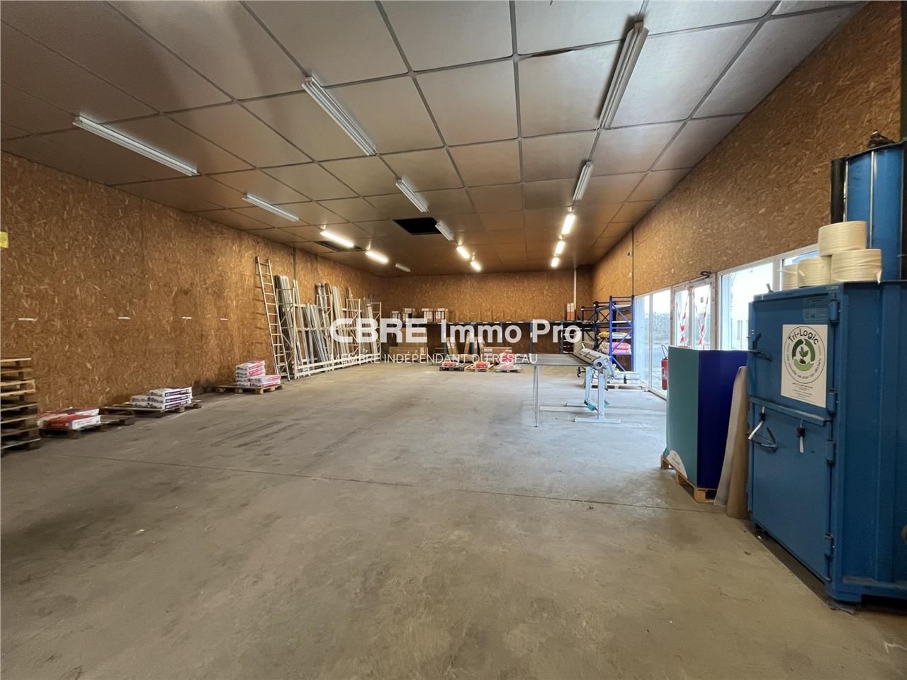 A VENDRE - local commercial spacieux et polyvale