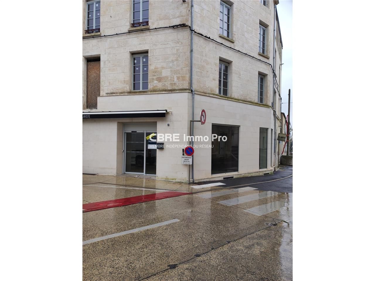 Local commercial de 145 m² à louer à Niort, non d