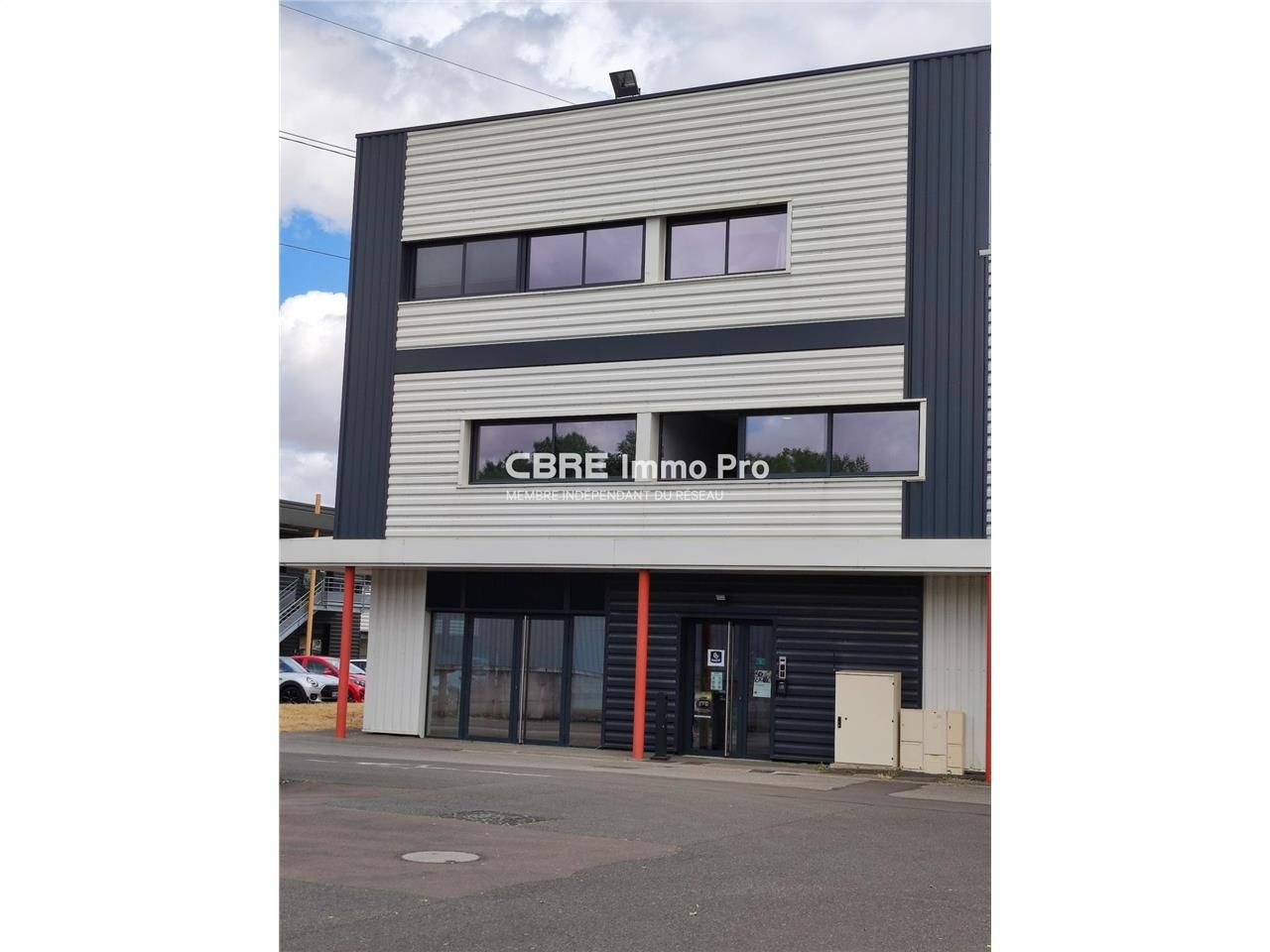 Bureaux A LOUER sur NIORT, situé dans une zone ad