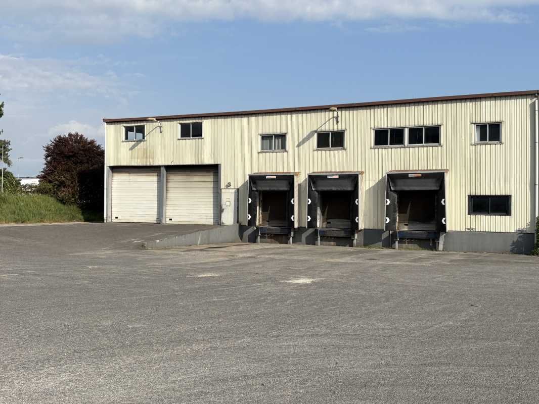 Idéal transporteur ! Au coeur du Parc d'Activités