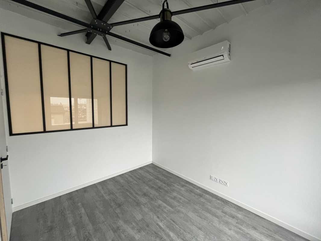 À Olivet, dans la zone des Aulnaies, Arthur Loyd 