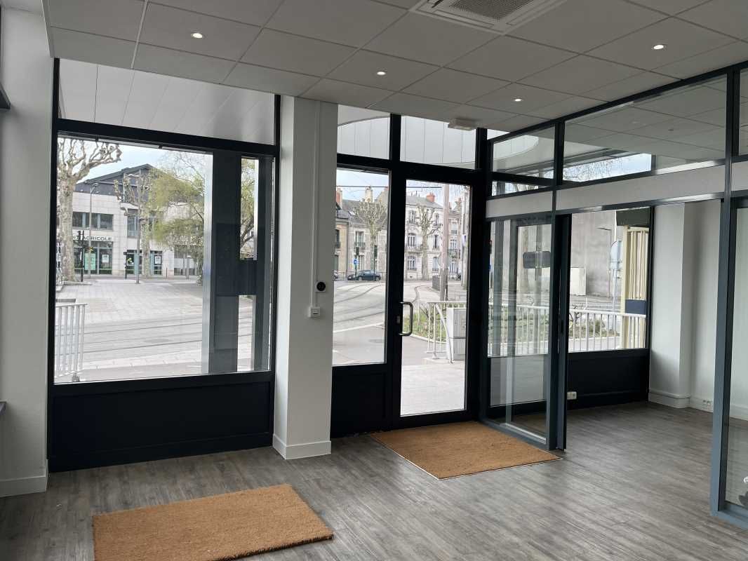 Arthur Loyd Orléans vous propose à la vente des b