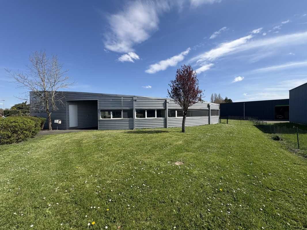 Arthur Loyd Orléans vous propose un bâtiment d'ac