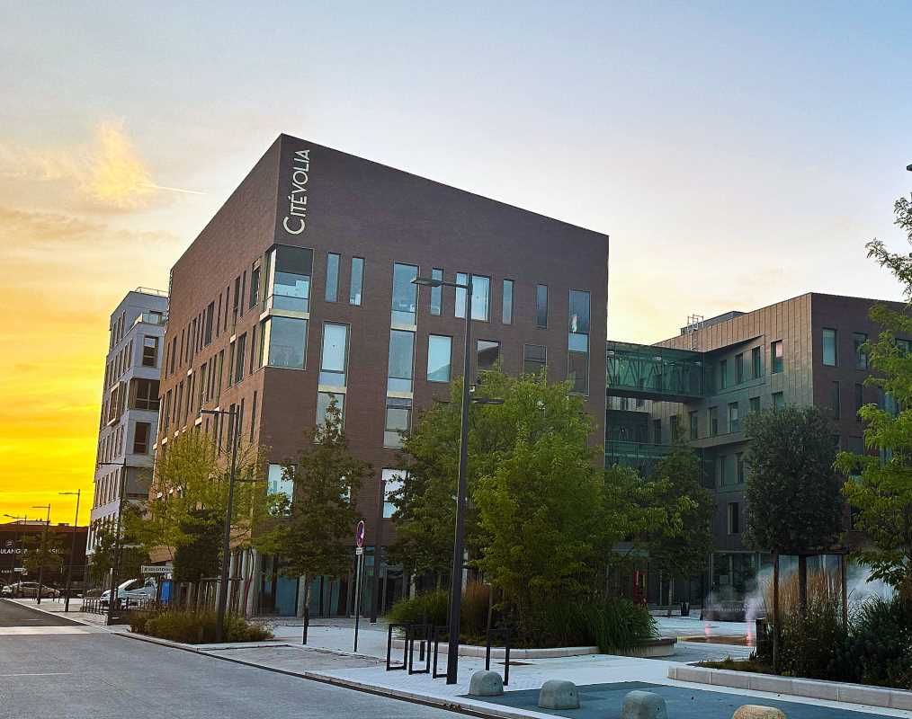 Au nord d'Orléans,  non loin de la gare de Fleury