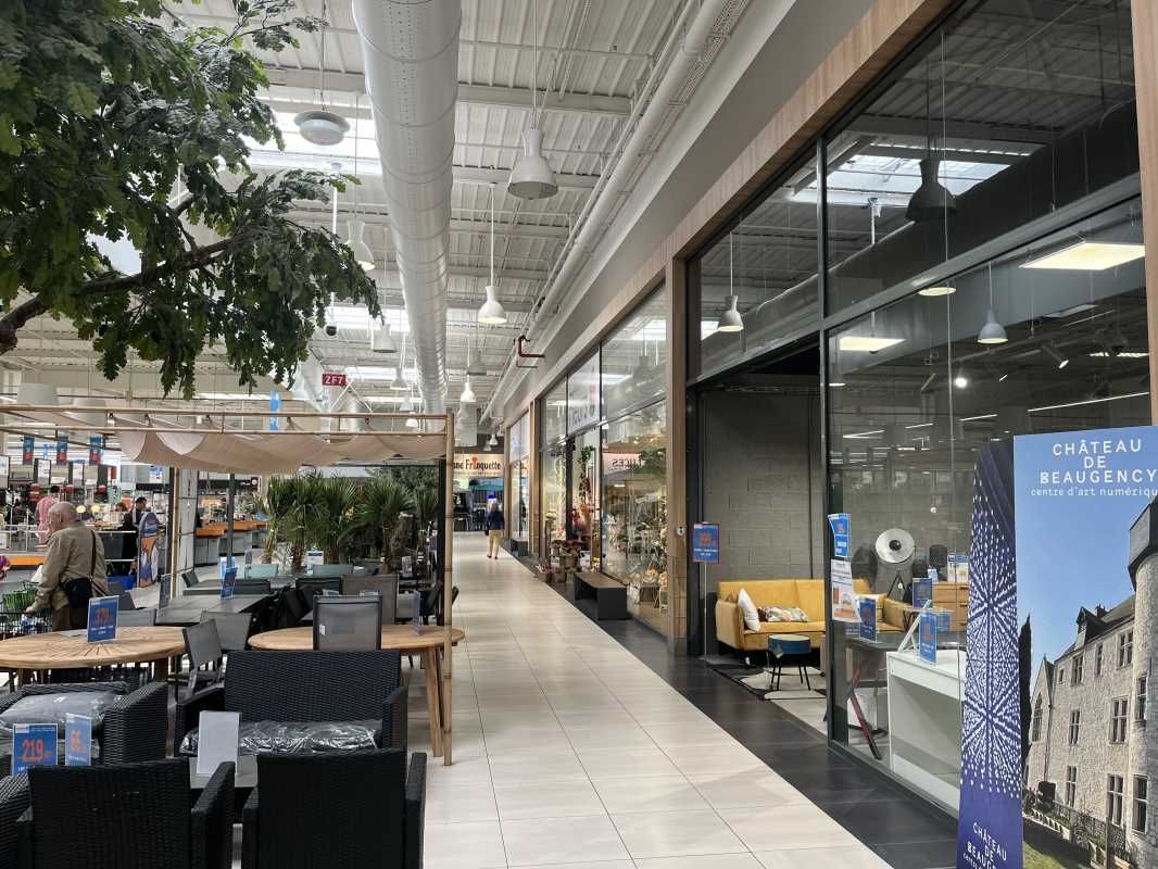 Au coeur d'une galerie marchande très fréquentée,