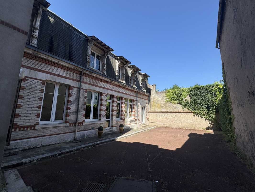 Au coeur d'Orléans, à proximité des parkings, des