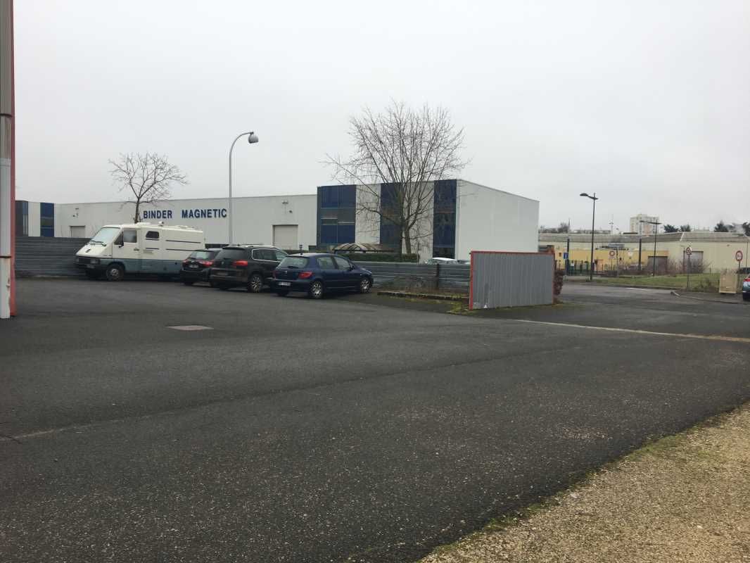 À l'entrée du Parc d'Activités des Châtelliers - 