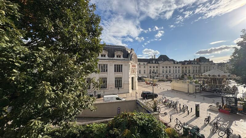 Magnifique plateau de bureaux situé en hyper-cent