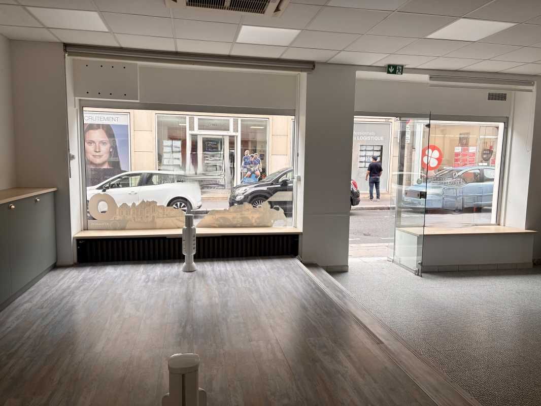 À louer - Local commercial 60 m² avec réserve - C