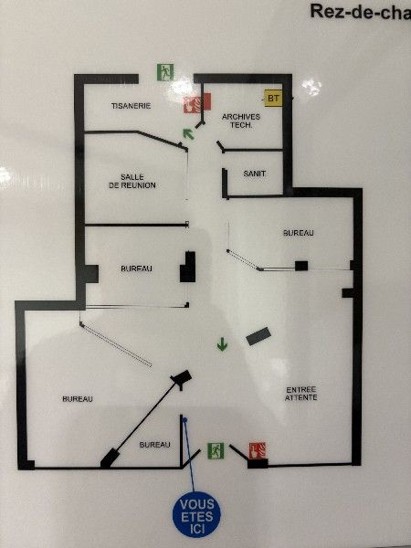 Location locaux commerciaux 140 m² non divisibles