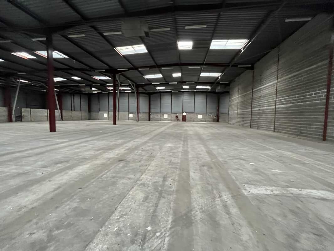 Au coeur d'un site boisé, dans un entrepôt d'envi