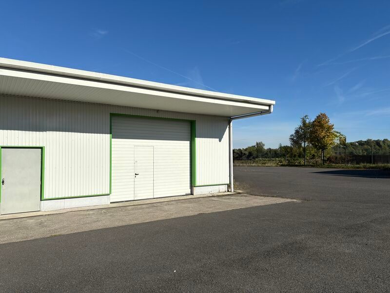 À proximité immédiate de la tangentielle RD2060, 