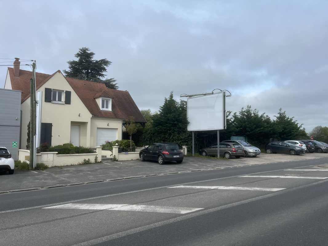 Bureaux commerciaux d'une surface d'environ 200 m