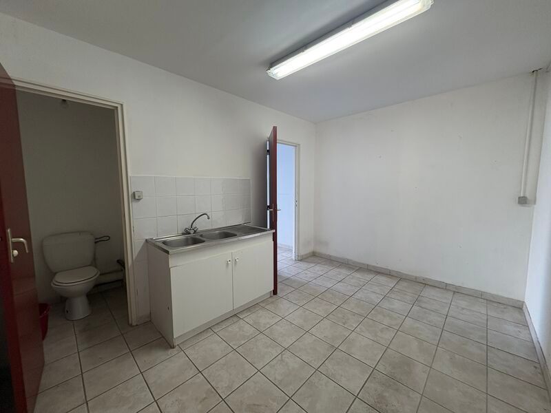 À proximité immédiate de la tangentielle RD2060,