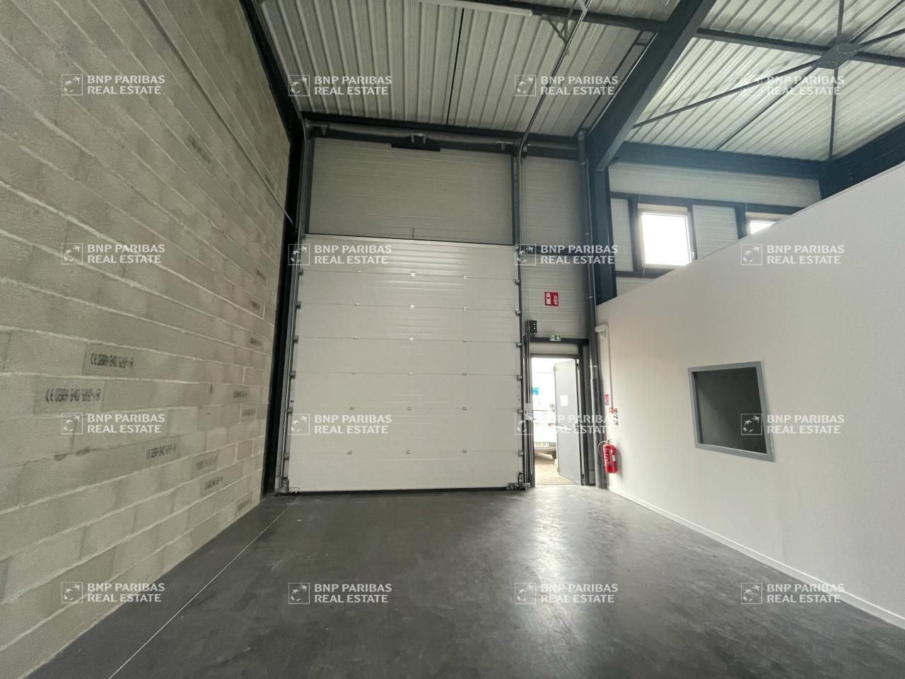 335 m² pour ce activité en location à Corbas