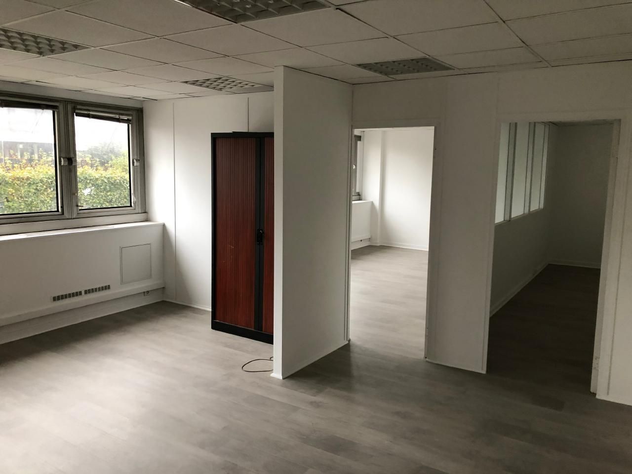 592 m² pour ce bureaux en location à Le chesnay-rocquencourt