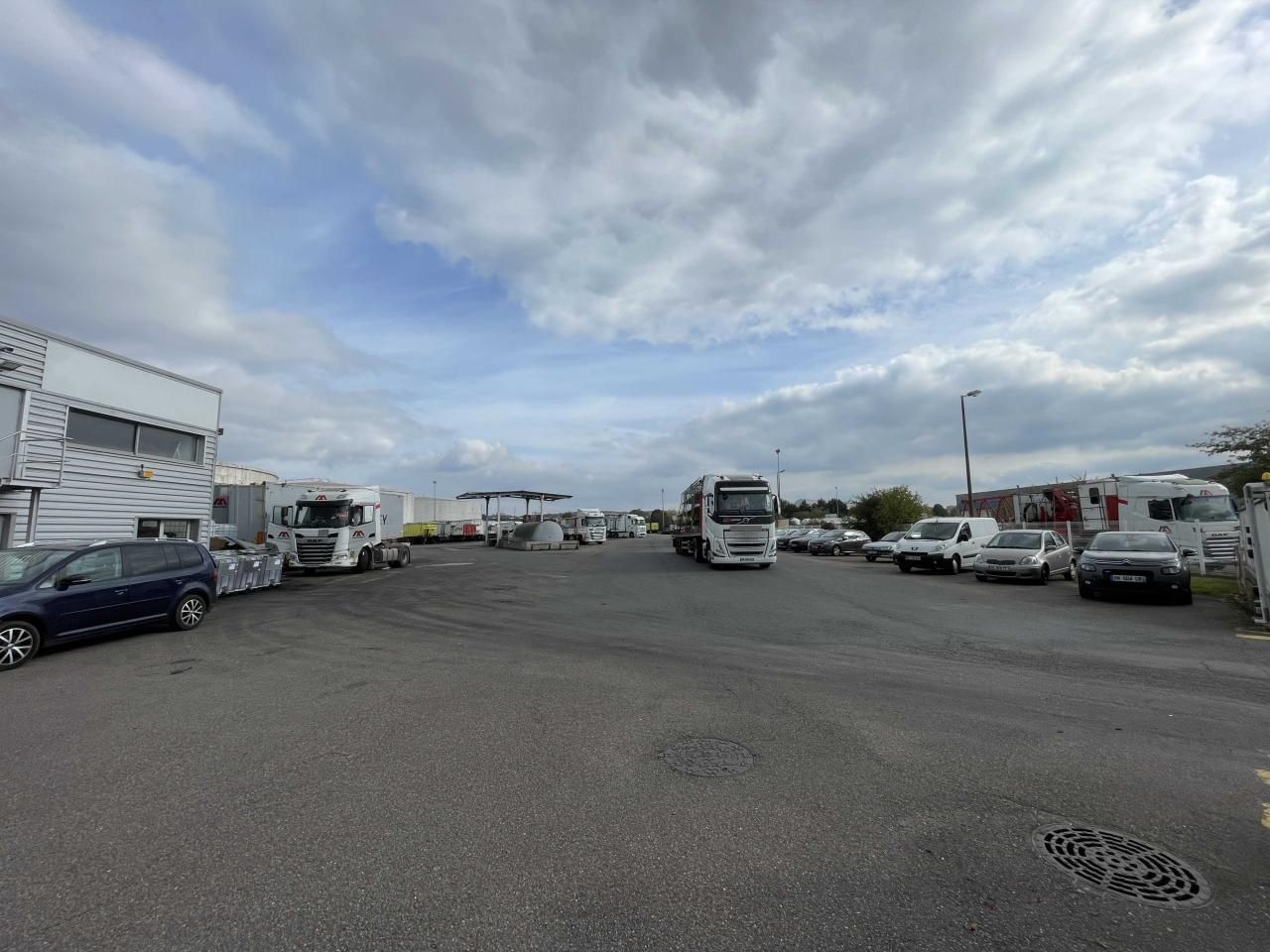 Vente Activité 690 m² non divisibles 76120 Le grand-quevilly